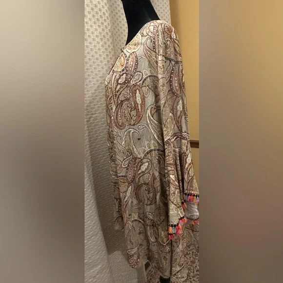 JODIFL Multicolor Paisley Blouse - Picture 2 of 6